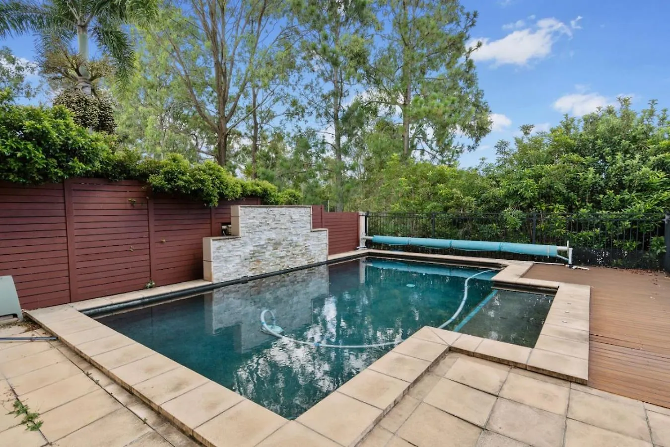 Front Lake View 4Bed Home With Pool And Mins To Mall Doolandella Australia